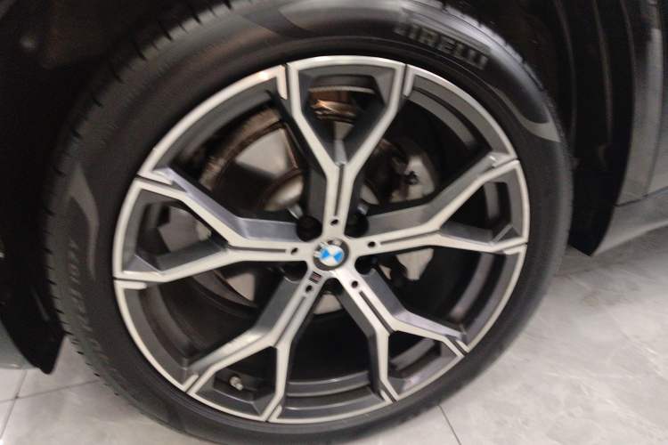 Used BMW X5 2023 xDrive 30Li Luxury M Sport Night Edition Package Exterior 4
