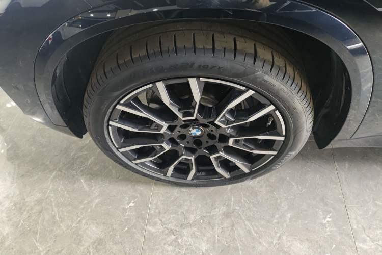Used BMW X5 2023 xDrive 40Li M Sport Night Edition Package Exterior 4