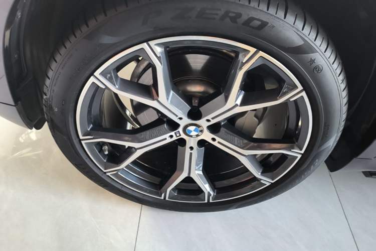 Used BMW X5 2023 xDrive 30Li Luxury M Sport Night Edition Package Exterior 4