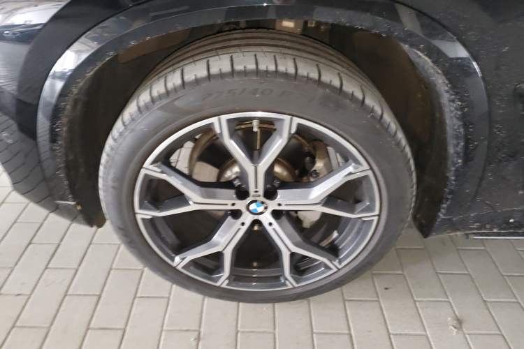 Used BMW X5 2023 xDrive 30Li Luxury M Sport Night Edition Package Exterior 4