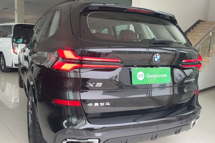 Used BMW X5 2023 xDrive 30Li Luxury M Sport Night Edition Package Exterior 4