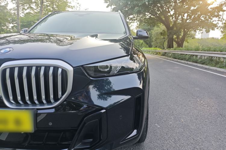 Used BMW X5 2023 xDrive 30Li Luxury M Sport Night Edition Package Exterior 4