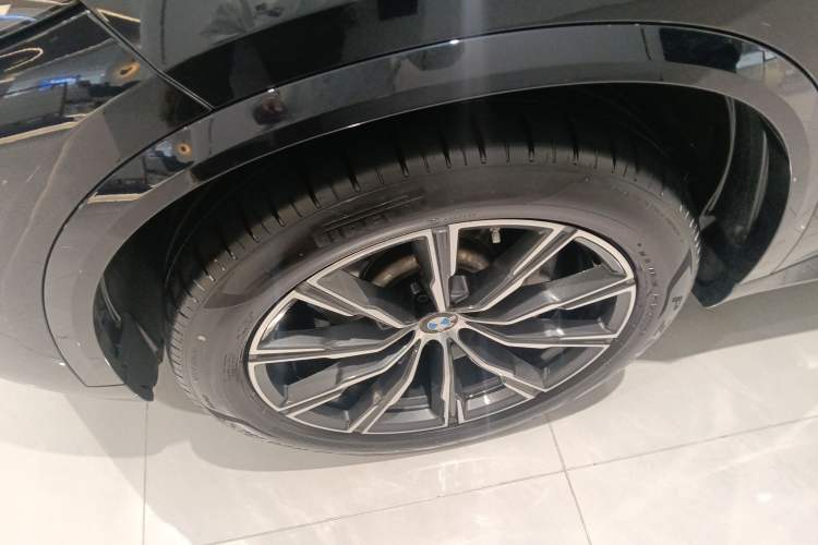 Used BMW X5 2023 xDrive 30Li M Sport Package Exterior 4