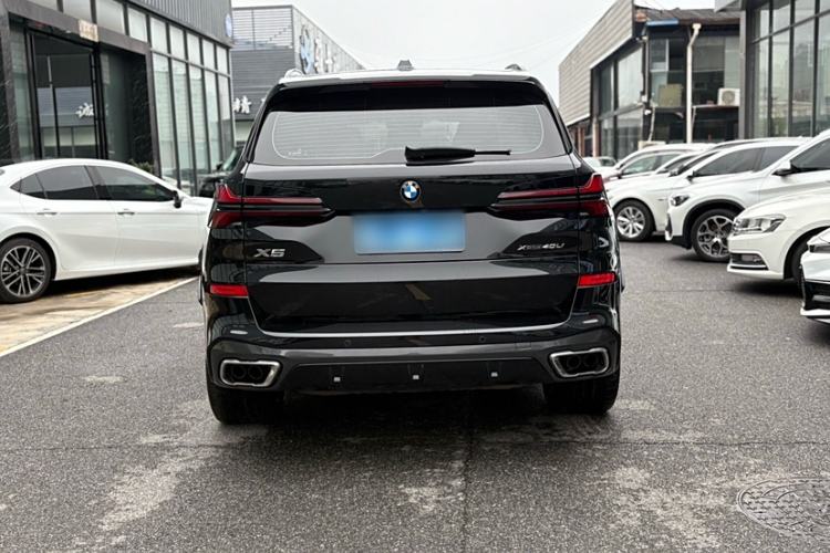 Used BMW X5 2023 xDrive 40Li M Sport Night Edition Package Exterior 4