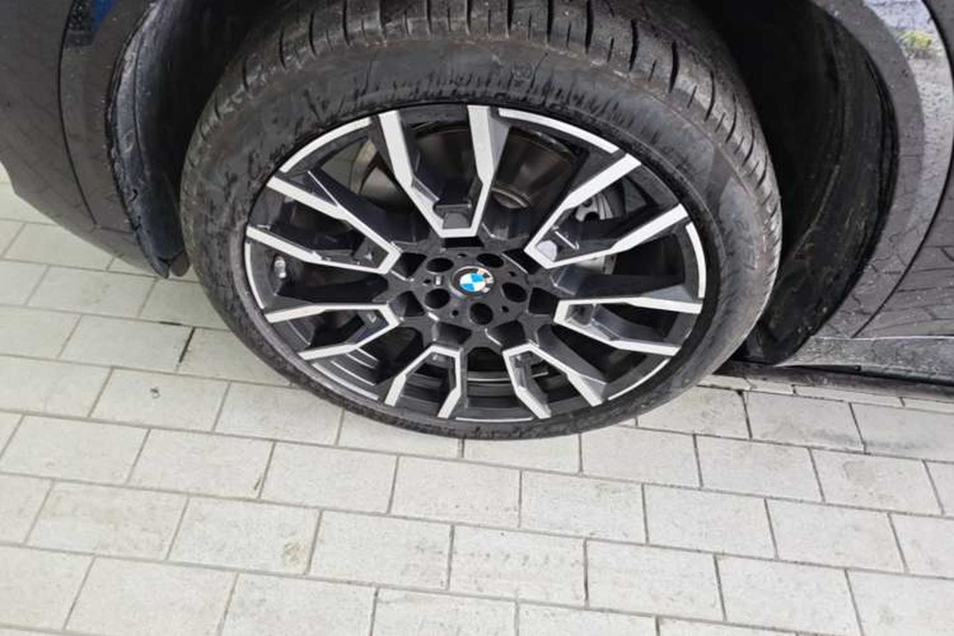 Used BMW X5 2023 xDrive 40Li M Sport Night Edition Package Exterior 4