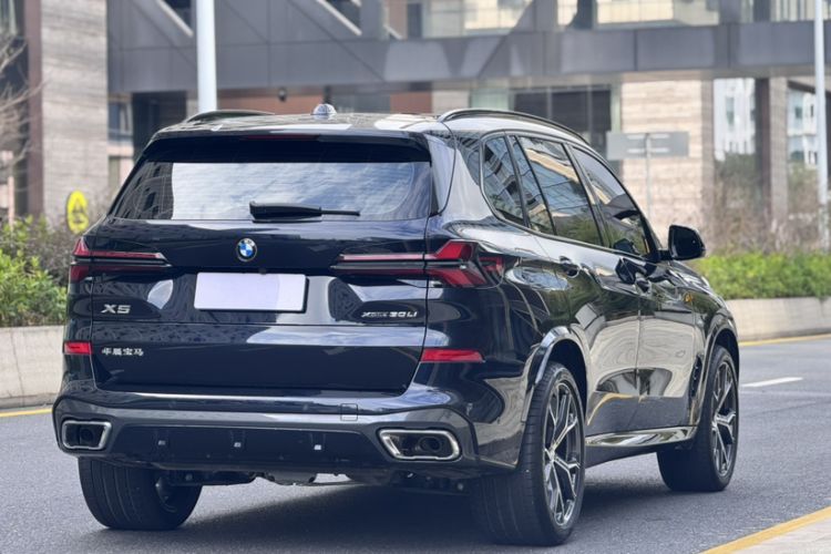 Used BMW X5 2023 xDrive 30Li Luxury M Sport Night Edition Package Exterior 4