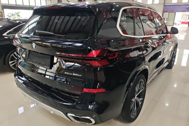 Used BMW X5 2023 xDrive 30Li Luxury M Sport Package Exterior 5
