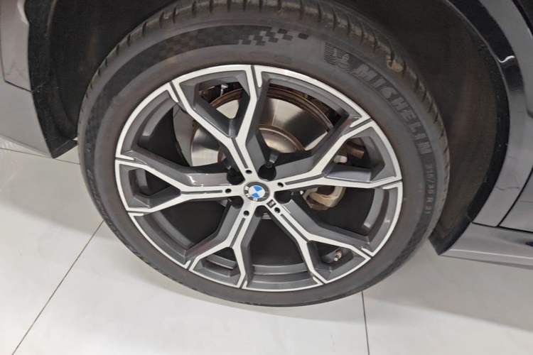 Used BMW X5 2023 xDrive 30Li Luxury M Sport Night Edition Package Exterior 5
