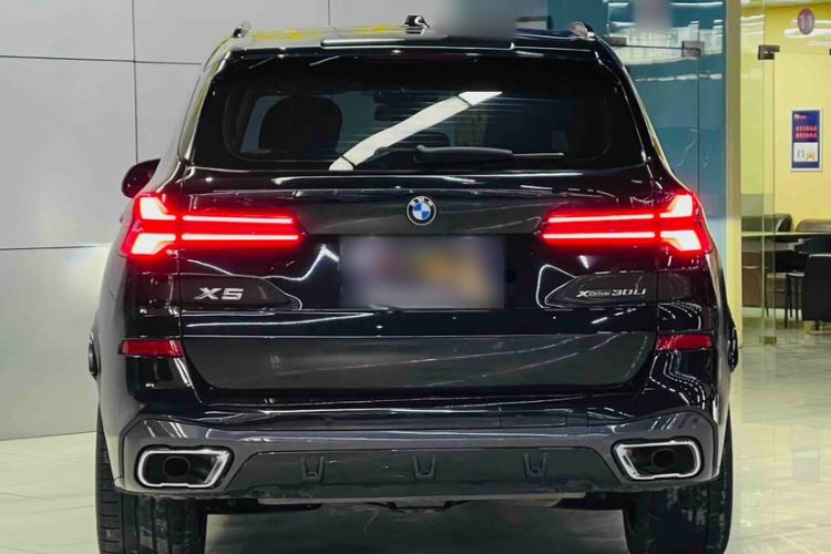 Used BMW X5 2023 xDrive 30Li Luxury M Sport Night Edition Package Exterior 5
