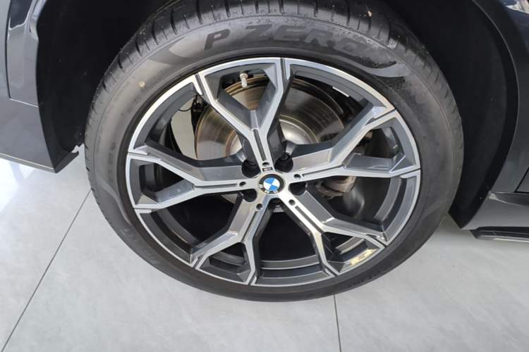 Used BMW X5 2023 xDrive 30Li Luxury M Sport Night Edition Package Exterior 5