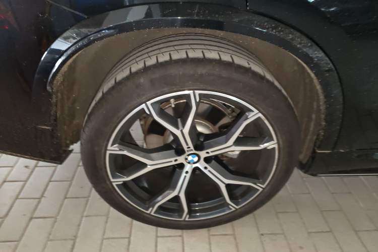 Used BMW X5 2023 xDrive 30Li Luxury M Sport Night Edition Package Exterior 5