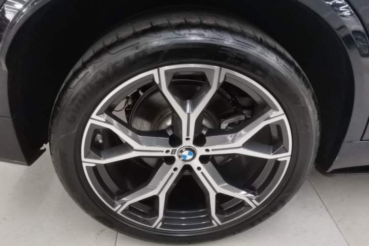 Used BMW X5 2023 xDrive 30Li Luxury M Sport Night Edition Package Exterior 5