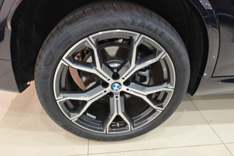 Used BMW X5 2023 xDrive 30Li Luxury M Sport Night Edition Package Exterior 5