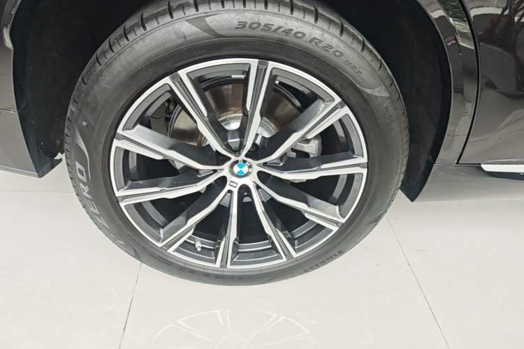 Used BMW X5 2023 xDrive 30Li M Sport Package Exterior 5