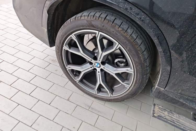 Used BMW X5 2023 xDrive 30Li Luxury M Sport Night Edition Package Exterior 5