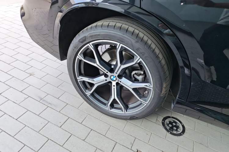Used BMW X5 2023 xDrive 30Li Luxury M Sport Night Edition Package Exterior 5