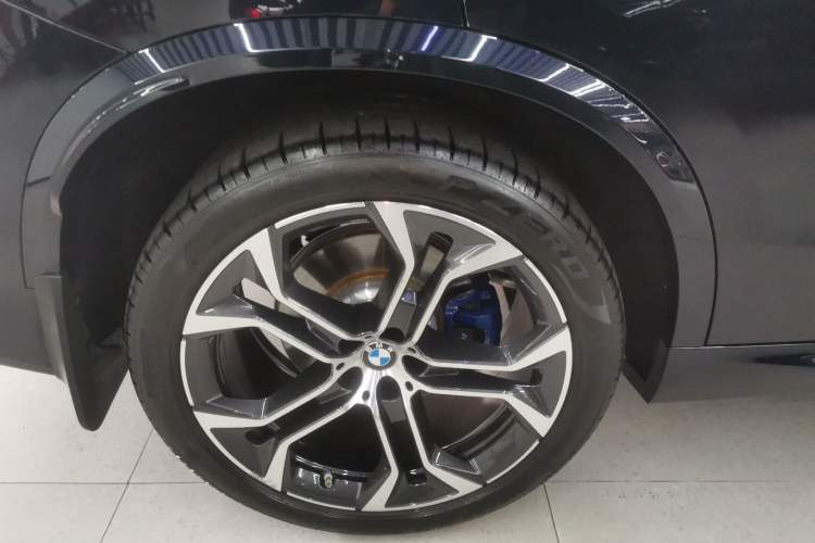 Used BMW X5 2023 xDrive 40Li Luxury Edition M Sport Night Vision Package Exterior 5