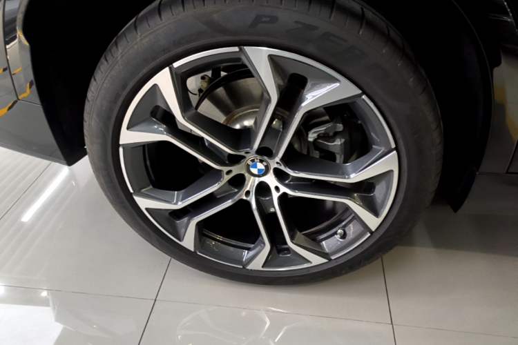 Used BMW X5 2023 xDrive 30Li Luxury M Sport Night Edition Package Exterior 5