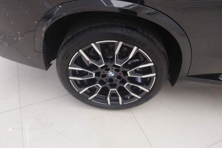 Used BMW X5 2023 xDrive 40Li M Sport Night Edition Package Exterior 5