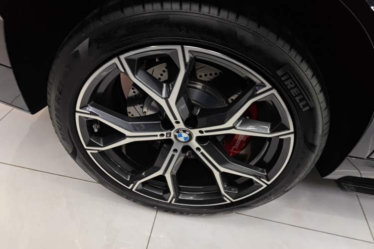 Used BMW X5 2023 xDrive 30Li Luxury M Sport Night Edition Package Exterior 5