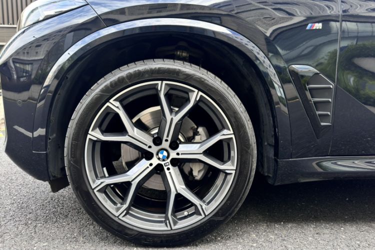 Used BMW X5 2023 xDrive 30Li Luxury M Sport Night Edition Package Exterior 5