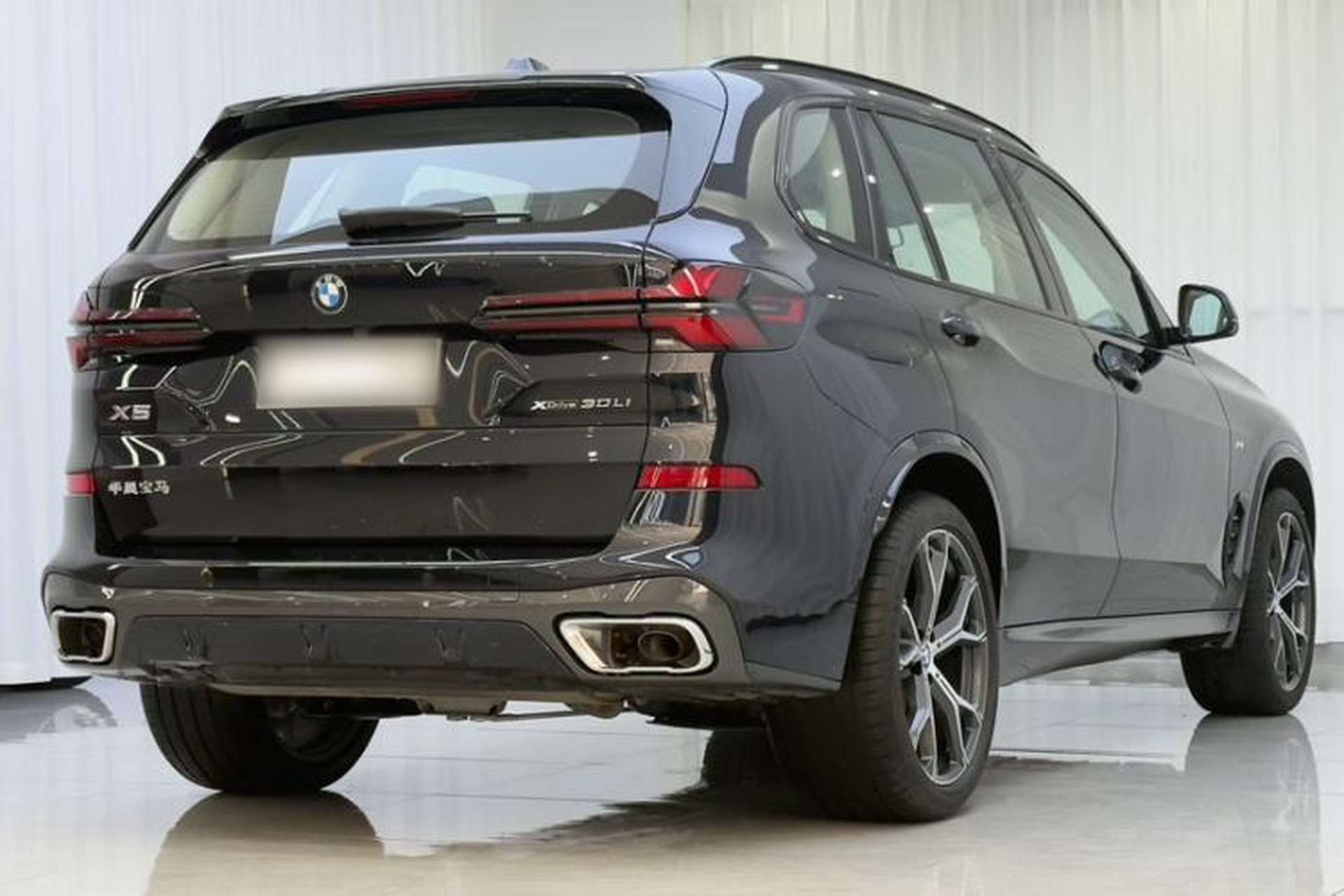 Used BMW X5 2023 xDrive 30Li Luxury M Sport Night Edition Package Exterior 6