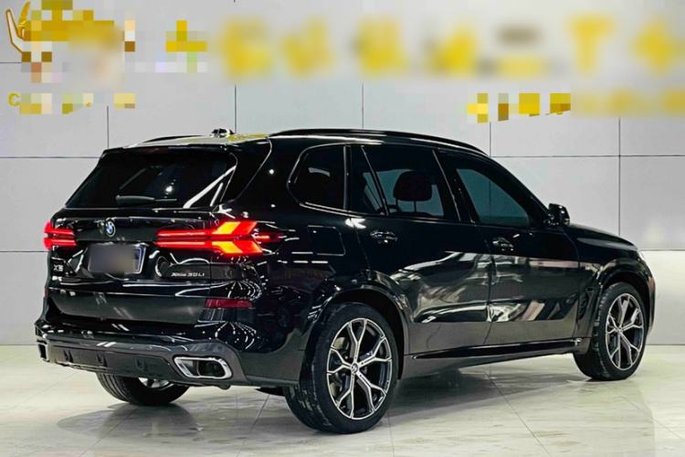 Used BMW X5 2023 xDrive 30Li Luxury M Sport Night Edition Package Exterior 6