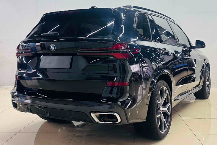 Used BMW X5 2023 xDrive 30Li Luxury M Sport Night Edition Package Exterior 6