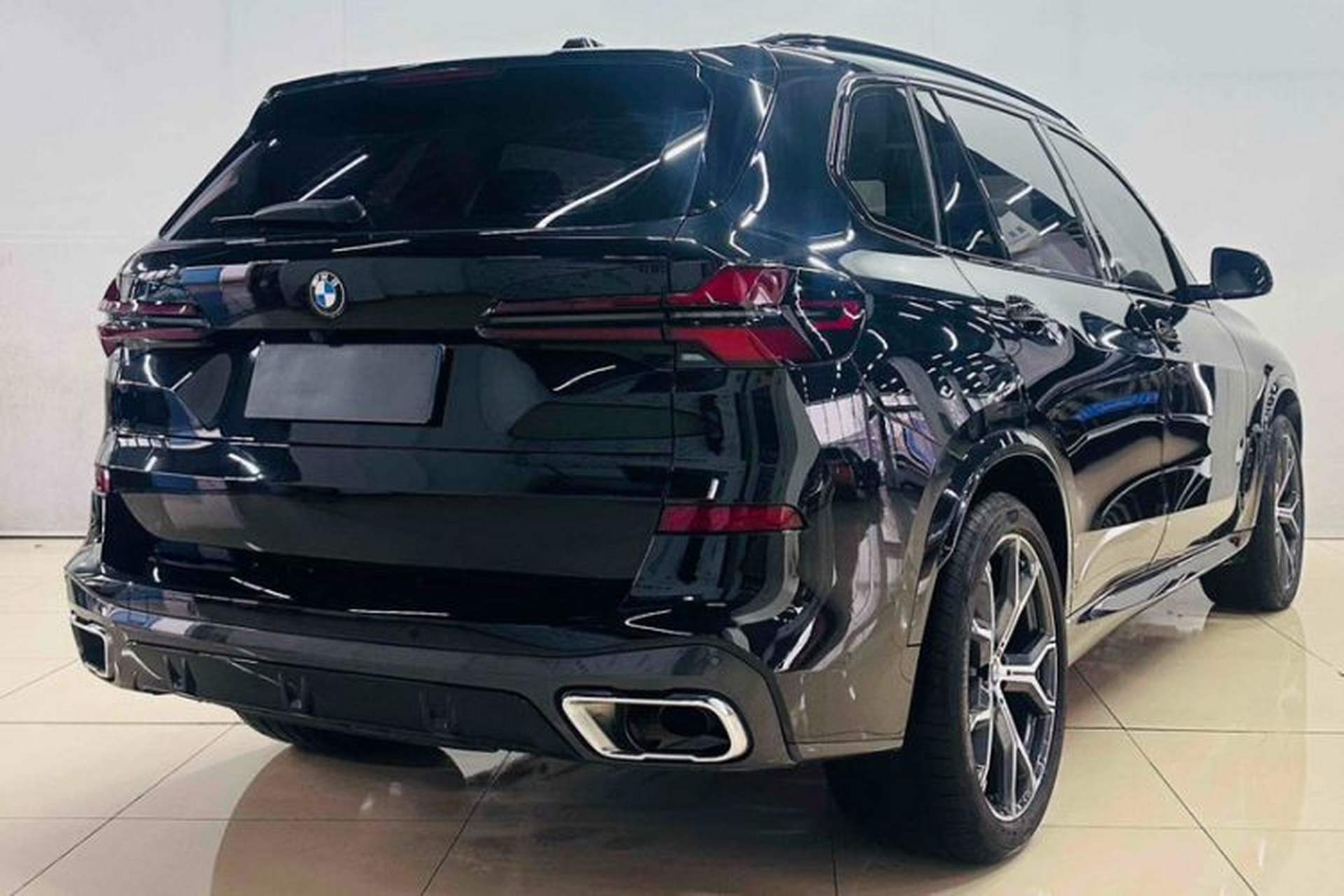 Used BMW X5 2023 xDrive 30Li Luxury M Sport Night Edition Package Exterior 6