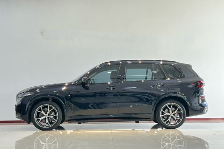Used BMW X5 2023 xDrive 30Li Luxury M Sport Night Edition Package Exterior 6