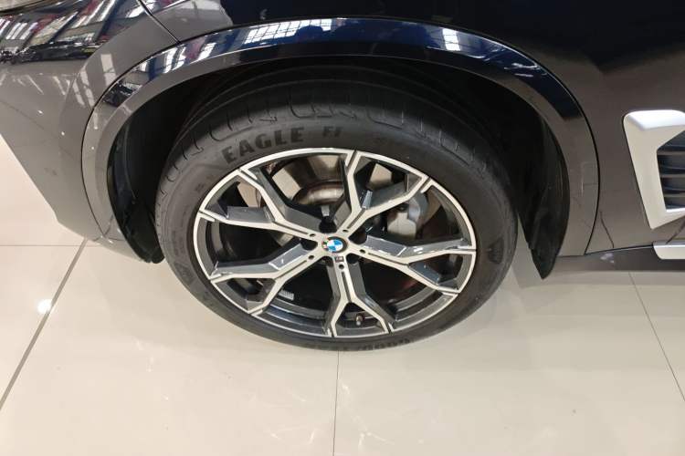 Used BMW X5 2023 xDrive 30Li Luxury M Sport Package Exterior 7