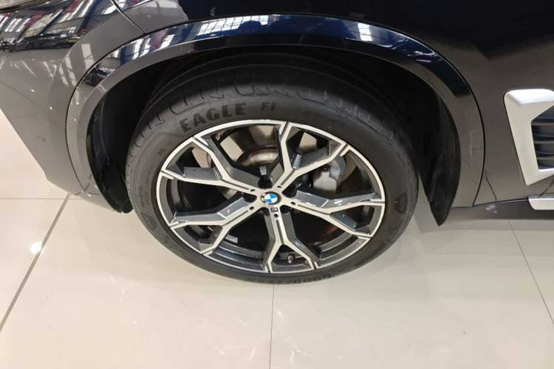 Used BMW X5 2023 xDrive 30Li Luxury M Sport Package Exterior 7