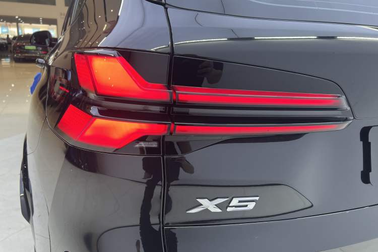 Used BMW X5 2023 xDrive 30Li Luxury M Sport Night Edition Package Exterior 7