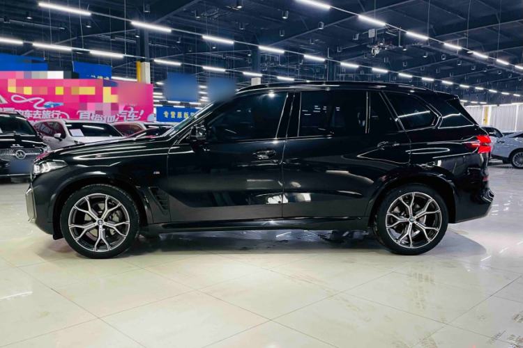 Used BMW X5 2023 xDrive 30Li Luxury M Sport Night Edition Package Exterior 7