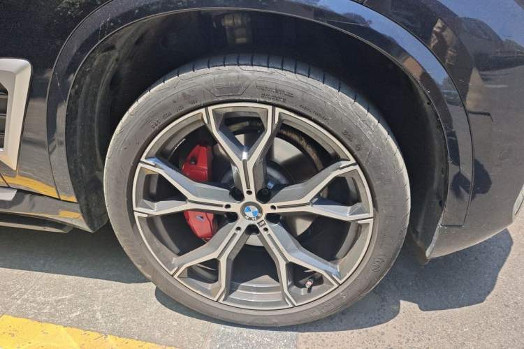 Used BMW X5 2023 xDrive 30Li Luxury M Sport Package Exterior 7