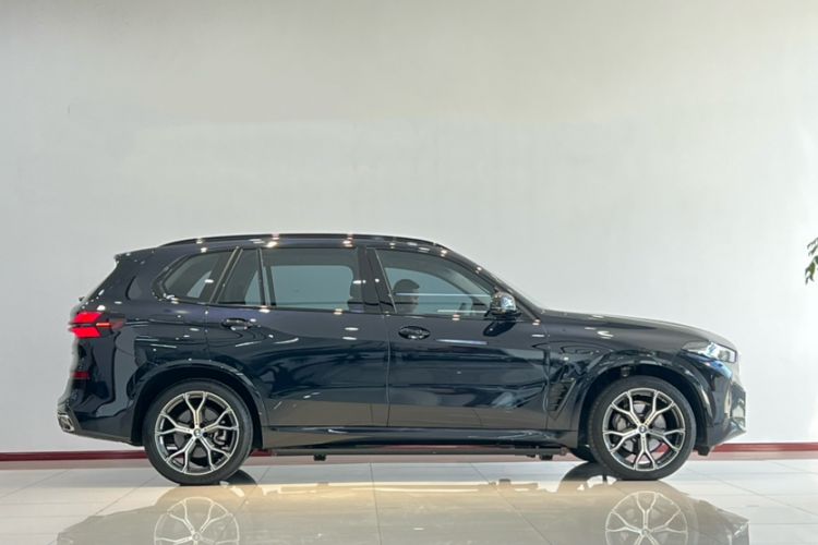 Used BMW X5 2023 xDrive 30Li Luxury M Sport Night Edition Package Exterior 7