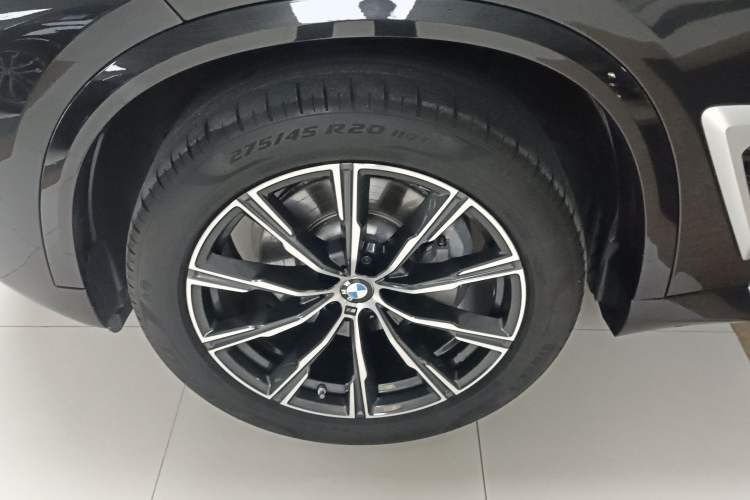 Used BMW X5 2023 xDrive 30Li M Sport Package Exterior 7