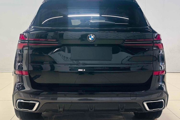 Used BMW X5 2023 xDrive 30Li Luxury M Sport Night Edition Package Exterior 8