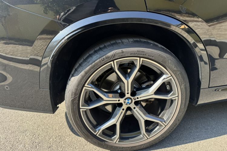 Used BMW X5 2023 xDrive 30Li Luxury M Sport Night Edition Package Exterior 9