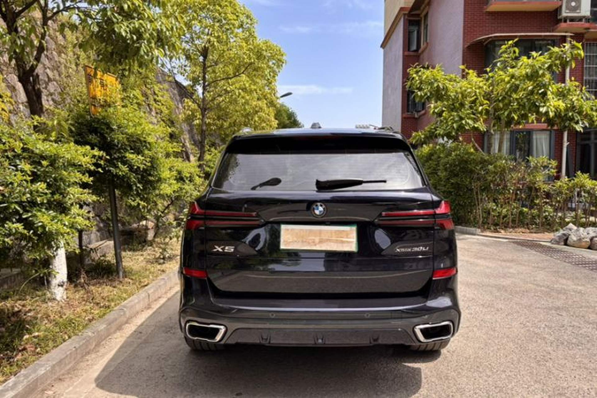 Used BMW X5 2023 xDrive 30Li Luxury M Sport Night Edition Package Exterior 9