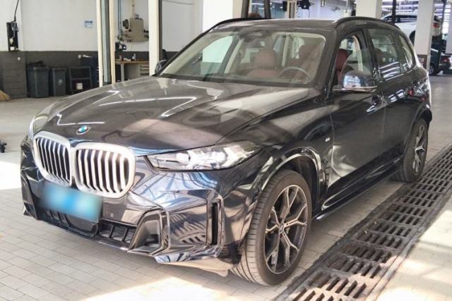 Used BMW X5 2023 xDrive 30Li Luxury M Sport Night Edition Package