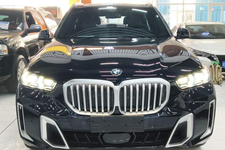 Used BMW X5 2023 xDrive 40Li M Sport Package Front