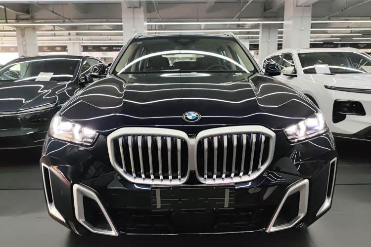 Used BMW X5 2023 xDrive 30Li M Sport Package Front
