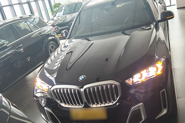 Used BMW X5 2023 xDrive 40Li M Sport Package Front
