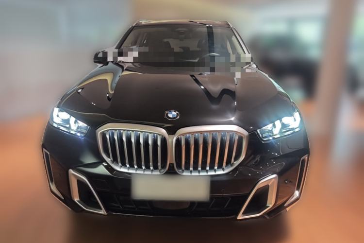 Used BMW X5 2023 xDrive 30Li Luxury M Sport Package Front