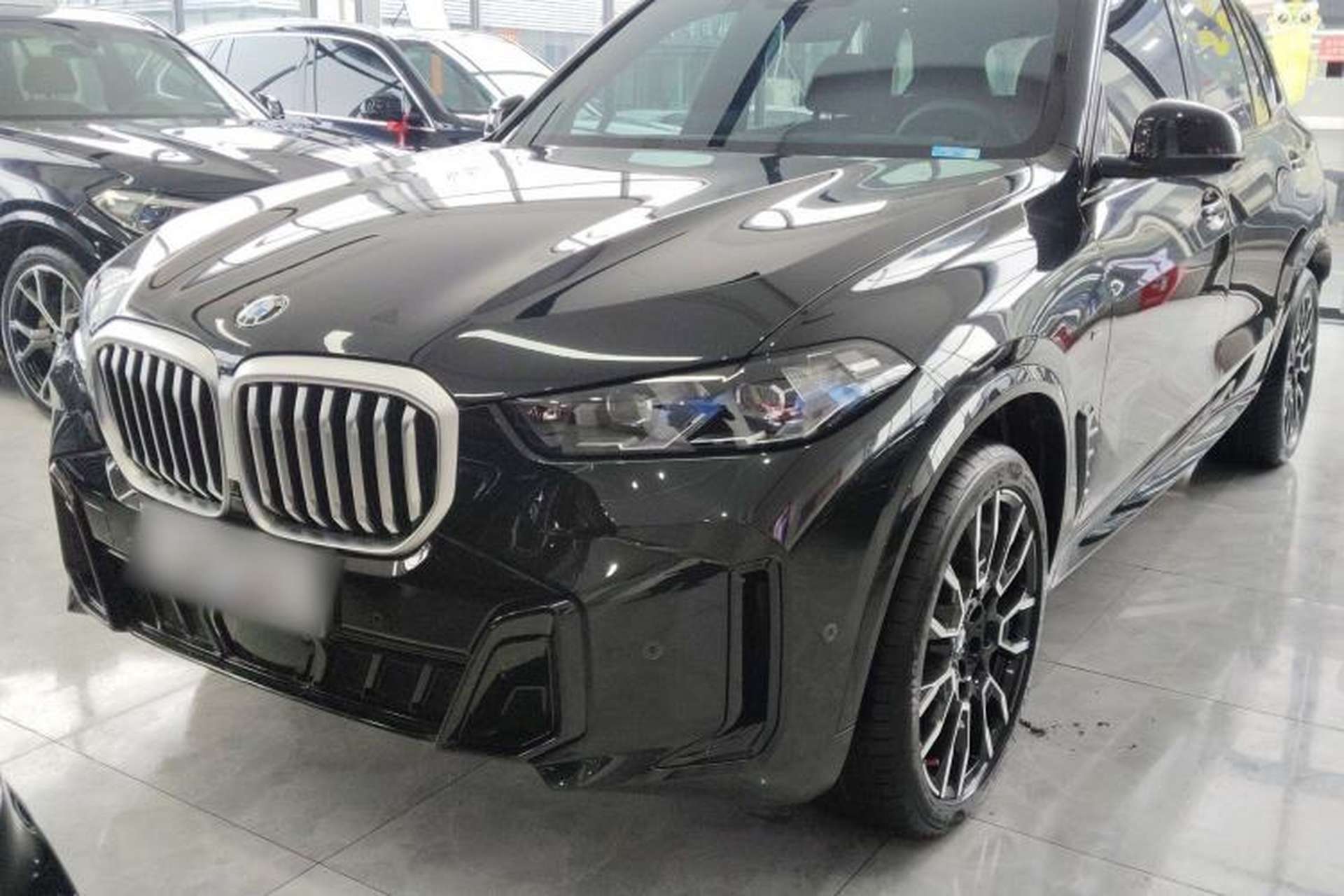 Used BMW X5 2023 xDrive 40Li M Sport Night Edition Package Front Left 45 Deg