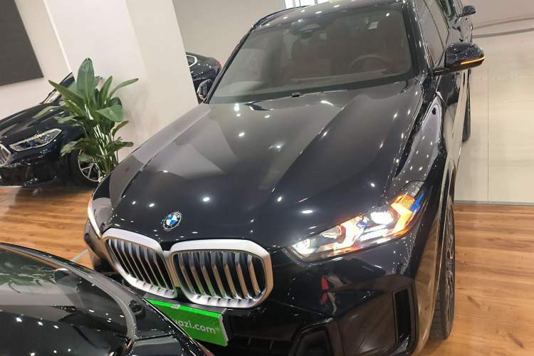 Used BMW X5 2023 xDrive 40Li M Sport Night Edition Package Front