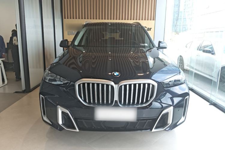 Used BMW X5 2023 xDrive 30Li Luxury M Sport Package Front