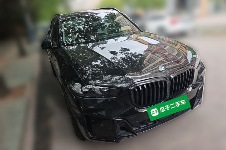 Used BMW X5 2023 xDrive 30Li Luxury M Sport Package Front Right 45 Deg
