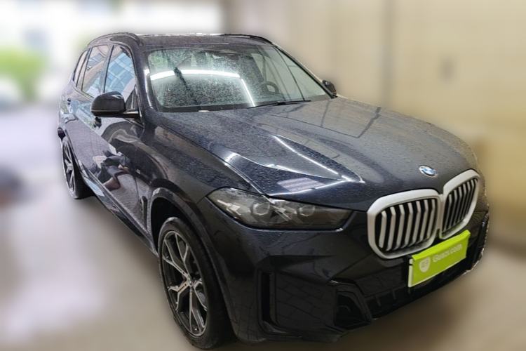 Used BMW X5 2023 xDrive 30Li Luxury M Sport Night Edition Package Front Right 45 Deg